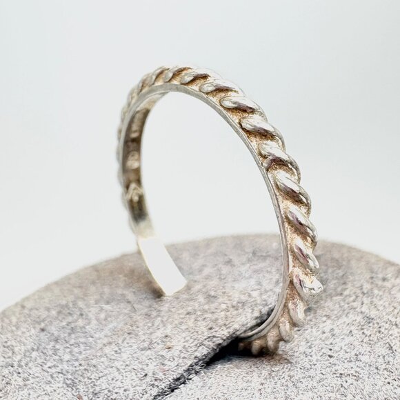 VTG Solid Sterling Silver 925 Twist Design Half Round Band Ring Size 7.75 - Picture 5 of 12